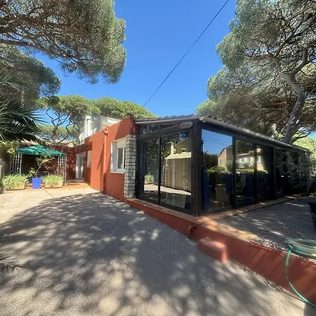 Au Port D'hyeres Avec Terrasse, Veranda Et Clim - Proche Plages Et Commerces - Fr-1-335-158 Hyeres
