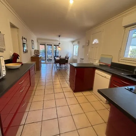 Villa Au Port D'hyeres Avec Terrasse, Veranda Et Clim - Proche Plages Et Commerces - Fr-1-335-158