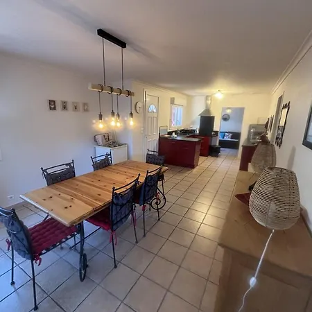 Au Port D'hyeres Avec Terrasse, Veranda Et Clim - Proche Plages Et Commerces - Fr-1-335-158 *